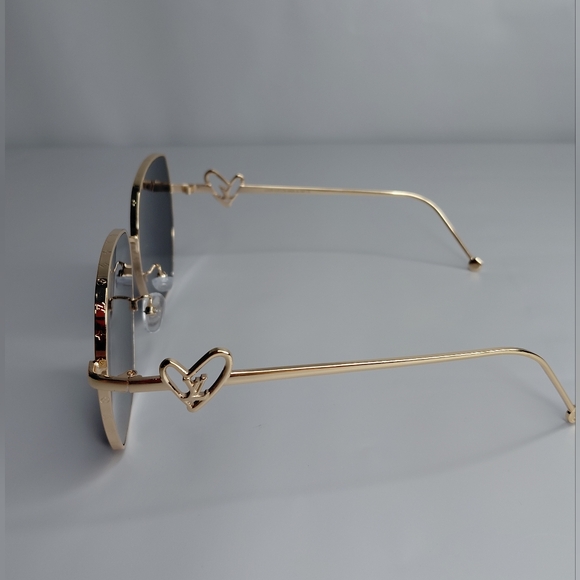 🆕️Louis Vuitton Gold Heart Glasses NO CASE NO BOX - Picture 10 of 12